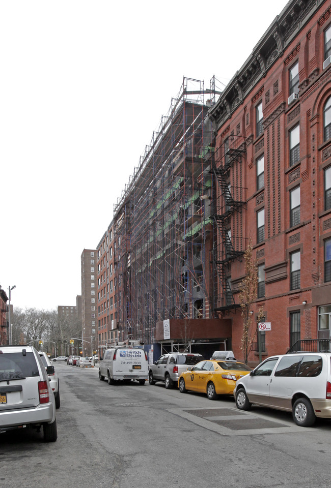 Saint Nicholas Park Apartments in New York, NY - Building Photo - Building Photo