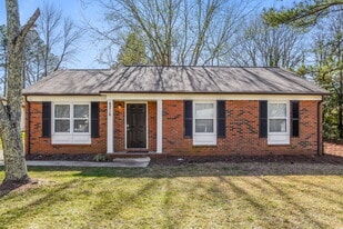 6216 Bonnybrook Ln in Charlotte, NC - Building Photo