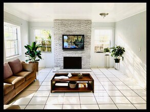 1801 SW 10th St in Miami, FL - Building Photo - Building Photo