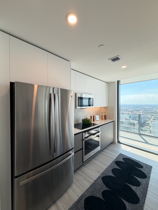 501 N Miami Ave, Unit B2 in Miami, FL - Building Photo - Building Photo