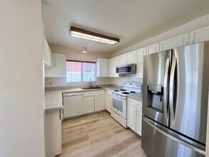 94-1076-1076 Kikepa St in Waipahu, HI - Building Photo - Building Photo