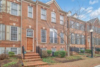 7974 Vigne Ct in Vienna, VA - Building Photo - Building Photo