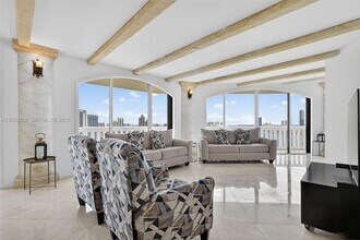 3000 Island Blvd in Aventura, FL - Building Photo - Building Photo