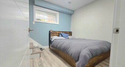 2055 Venables St in Vancouver, BC - Building Photo - Building Photo