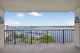 134 Lakeshore Dr in North Palm Beach, FL - Foto de edificio - Building Photo