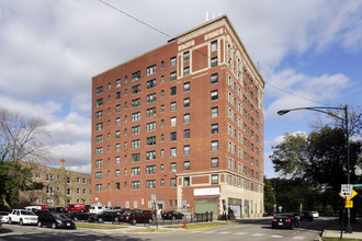 7100 South Shore Apartment Homes in Chicago, IL - Building Photo - Building Photo