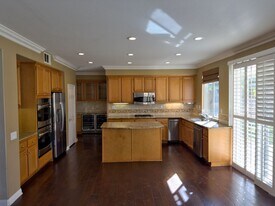 4879 Corte Olivas in Camarillo, CA - Building Photo