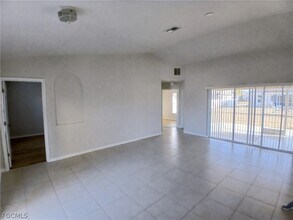 1012 SW 35th Terrace in Cape Coral, FL - Building Photo - Building Photo