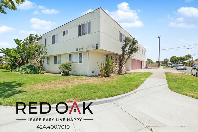 16924 Crenshaw Blvd in Torrance, CA - Building Photo - Building Photo