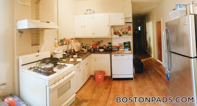 86 Hammond St in Boston, MA - Foto de edificio - Building Photo