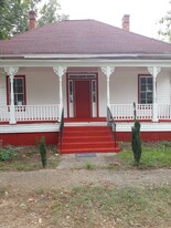 310 Cedar St in Denmark, SC - Building Photo