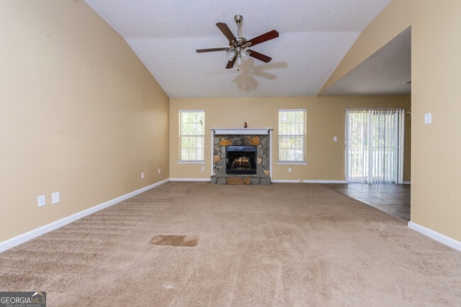 6805 Silver Maple Dr in Rex, GA - Foto de edificio - Building Photo