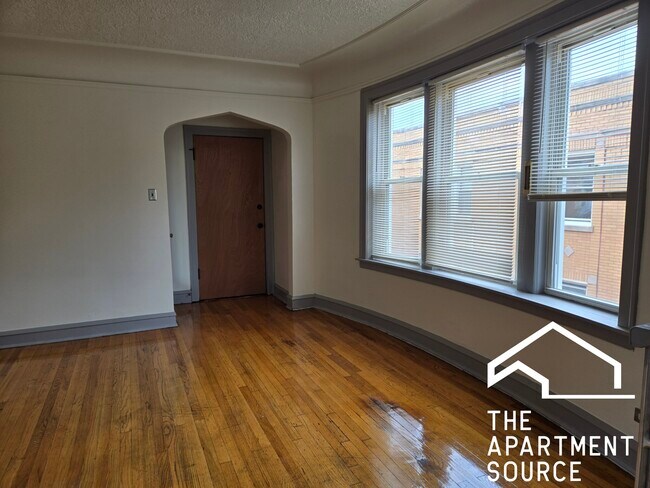 834 N Massasoit Ave in Chicago, IL - Building Photo - Building Photo