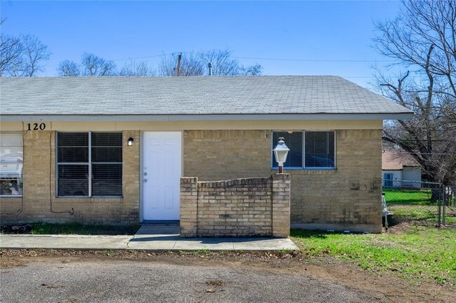 120 Coers Cir in San Marcos, TX - Building Photo - Building Photo