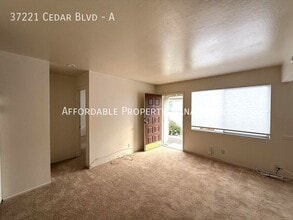 37221 Cedar Blvd in Newark, CA - Foto de edificio - Building Photo