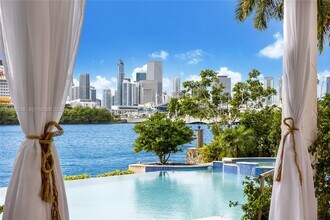 100 Palm Ave in Miami Beach, FL - Foto de edificio - Building Photo