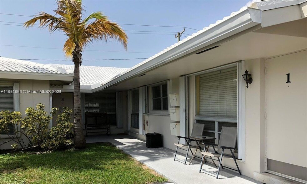 1960 NE 56th St, Unit 3 in Fort Lauderdale, FL - Building Photo