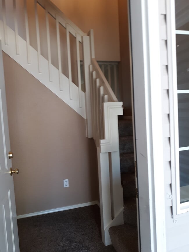 1458 Falcon Loop, Unit 1458 in Independence, OR - Building Photo - Building Photo