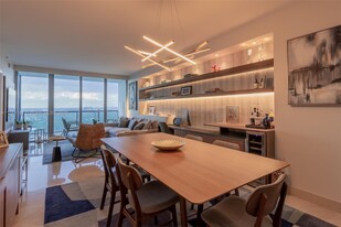 601 NE 36th St, Unit 2604 in Miami, FL - Building Photo