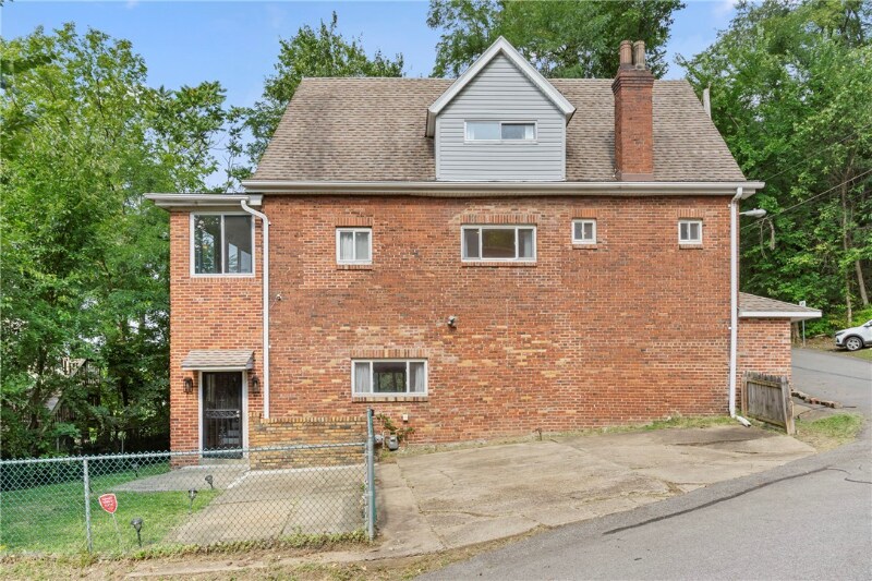 6026 Sawyer St in Pittsburgh, PA - Building Photo