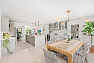 8001 Arlington Pl in West Palm Beach, FL - Foto de edificio - Building Photo