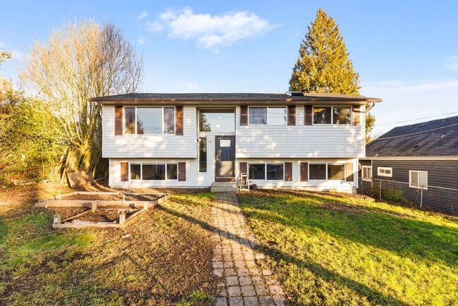 property at 4240 S Orcas St