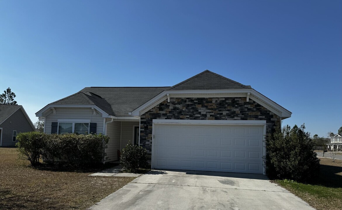 130 Truscott Ct in Hinesville, GA - Building Photo