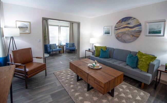 Paces Ridge at Vinings in Atlanta, GA - Building Photo - Building Photo