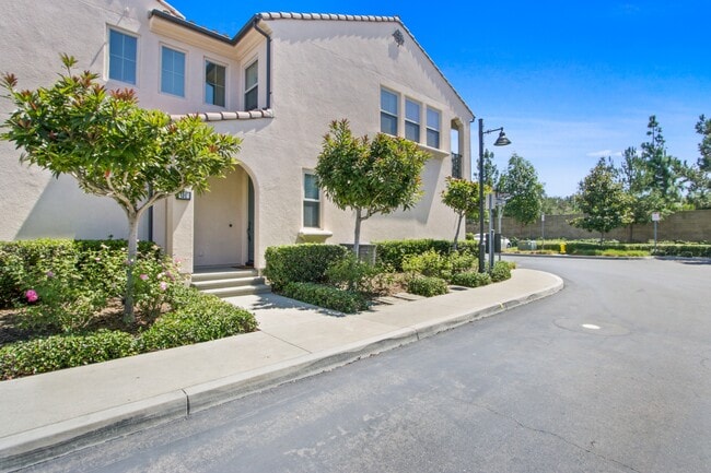 51 Zen Gdn in Irvine, CA - Building Photo - Building Photo