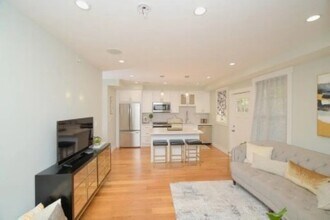 95 Robey St, Unit 1 in Boston, MA - Building Photo - Building Photo