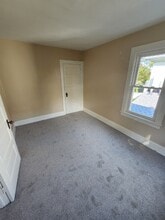 309 Swan St, Unit Upper in Dunkirk, NY - Foto de edificio - Building Photo