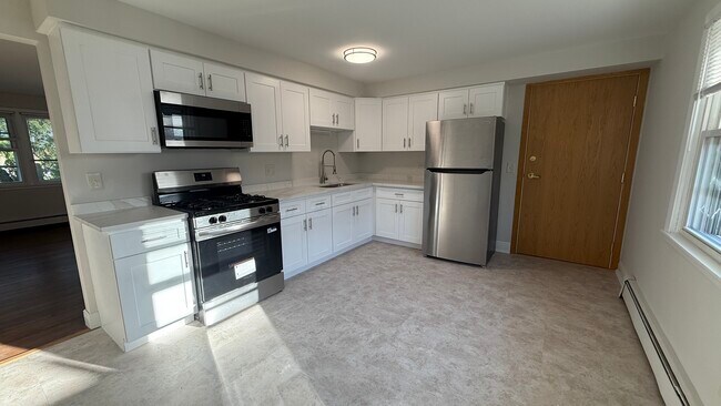 8412 W Gregory St in Chicago, IL - Building Photo - Building Photo