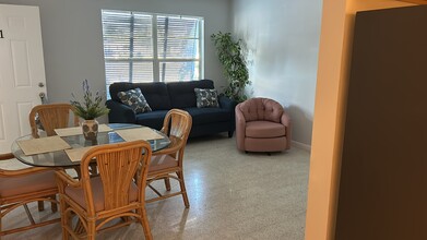 541 Blue Heron Blvd in Riviera Beach, FL - Building Photo - Building Photo