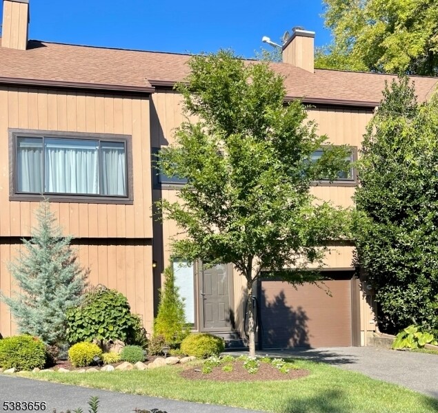 4 Cedar Ln in Morristown, NJ - Building Photo
