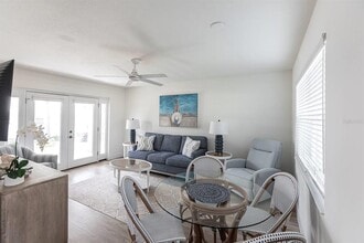 6020 Midnight Pass Rd in Sarasota, FL - Building Photo - Building Photo