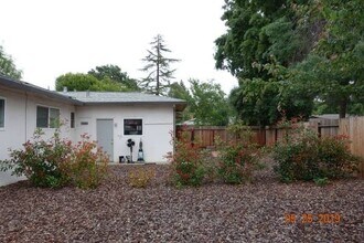 1317 Redwood Ln in Davis, CA - Building Photo - Building Photo