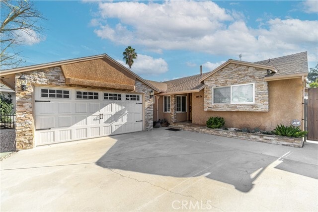 14024 Cantlay St in Los Angeles, CA - Building Photo - Building Photo