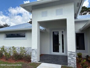 3839 Jupiter Blvd SE in Palm Bay, FL - Foto de edificio - Building Photo