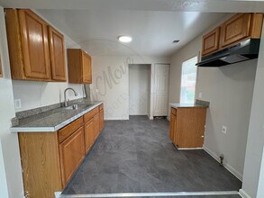 13832 Julius Ave in Warren, MI - Building Photo - Building Photo