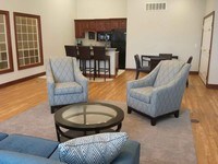 Building Photo - Newport Landing Apartamentos in Akron, Ohio