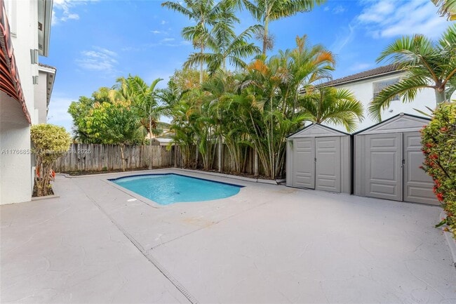 14026 SW 154th St in Miami, FL - Building Photo - Building Photo