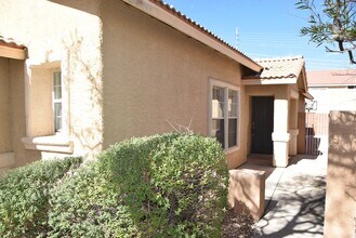 11112 Summer Squash Ln in Las Vegas, NV - Foto de edificio - Building Photo
