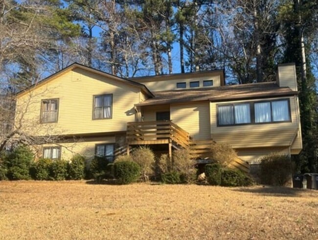 6845 Creekwood Dr