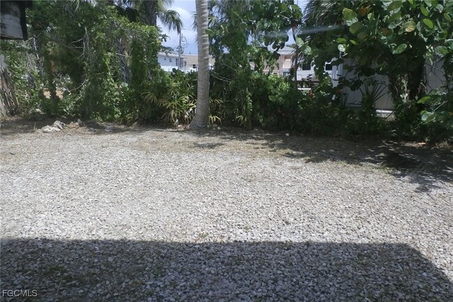 374 Connecticut St in Fort Myers Beach, FL - Building Photo - Building Photo