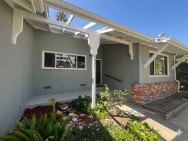 1351 Oakwood Ct in San Luis Obispo, CA - Building Photo