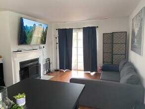 20 Janet Cir, Unit 20k in Bridgeport, CT - Building Photo - Building Photo