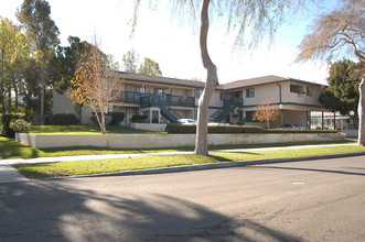 418 E 10th St in Corona, CA - Building Photo - Building Photo