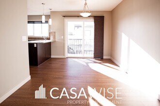 1403 Cunningham Dr SW in Edmonton, AB - Building Photo - Building Photo