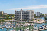 Pierce 100 Condominium in Clearwater, FL - Building Photo - Building Photo