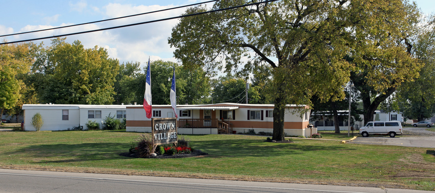 Crown Village in Dayton, OH - Foto de edificio